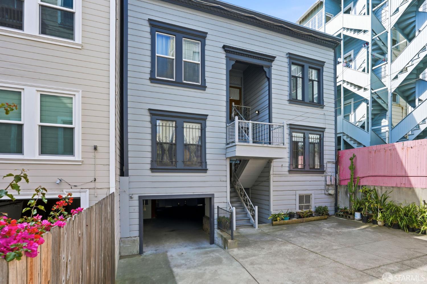 881 Vallejo Street A