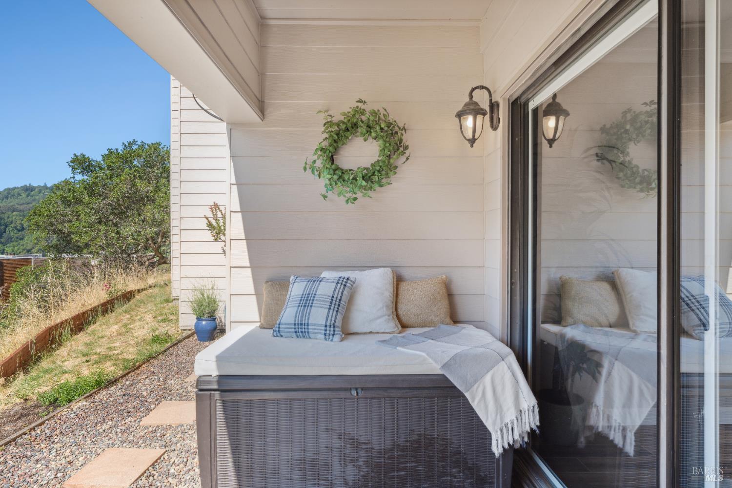 726 Via Casitas