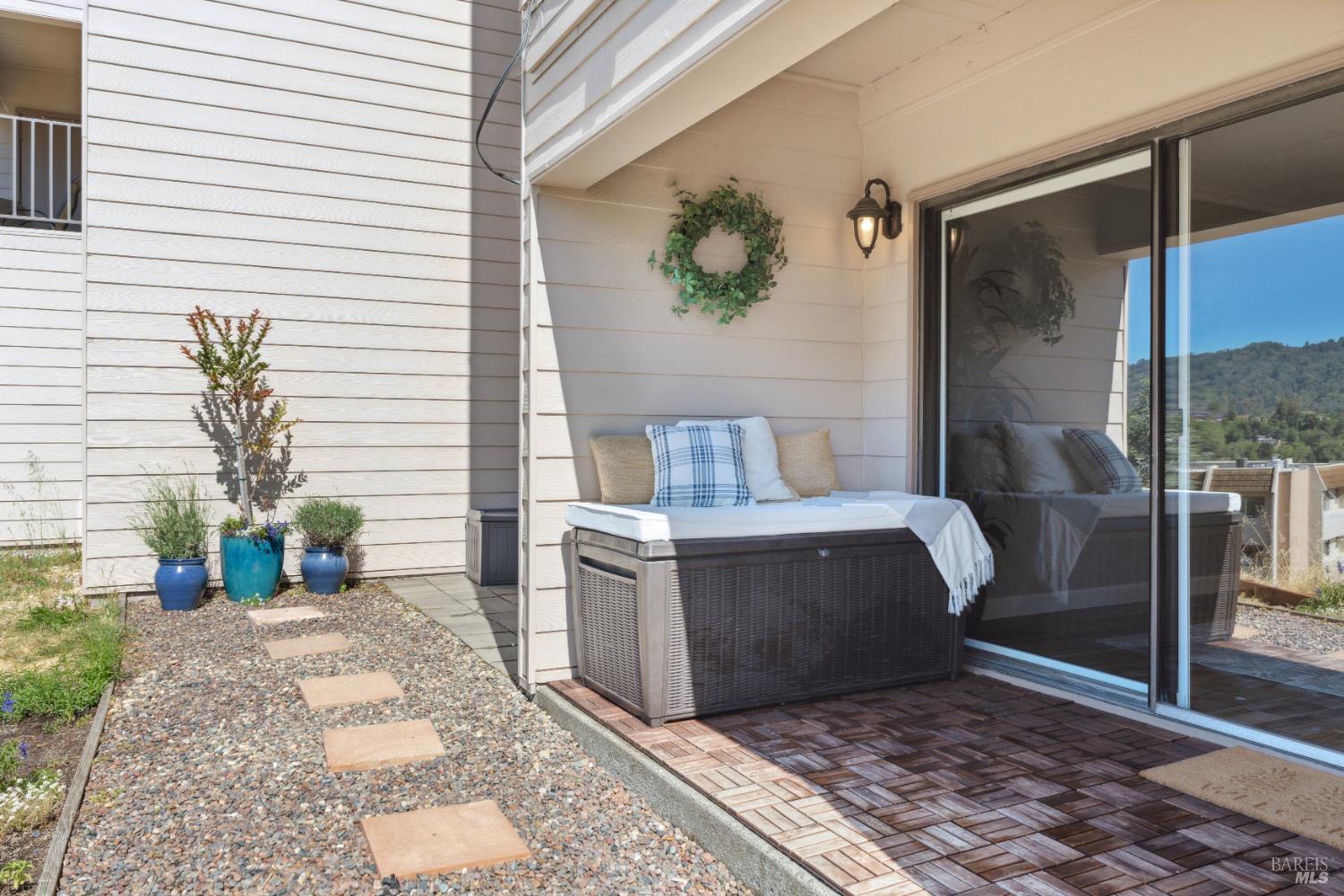 726 Via Casitas