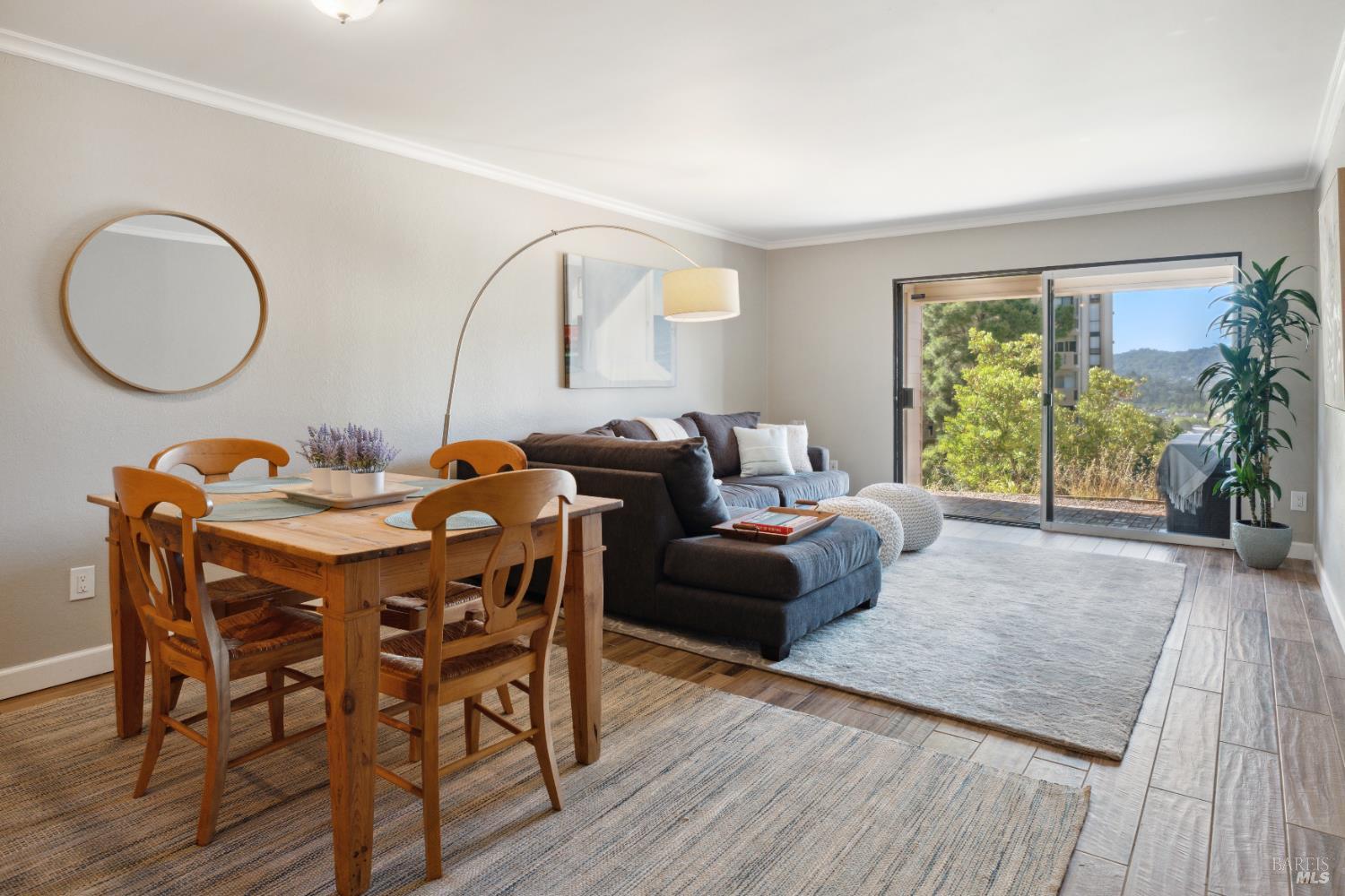 726 Via Casitas