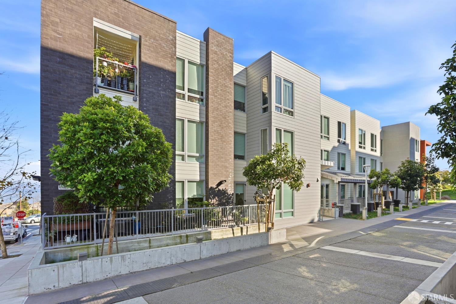 10 Kennedy Place