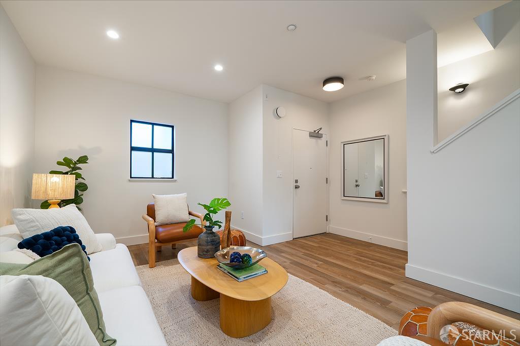 4811 Telegraph Avenue 206