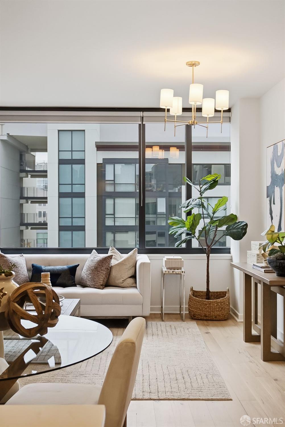 250 King Street 722