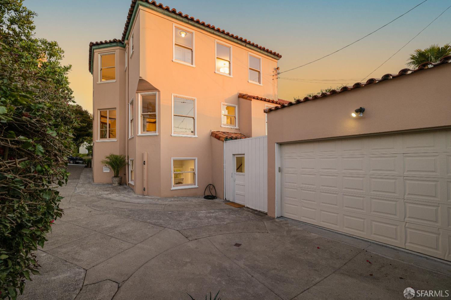 San Francisco, California 94127, United States, 5 Bedrooms Bedrooms, ,4 BathroomsBathrooms,Residential,Active,196056