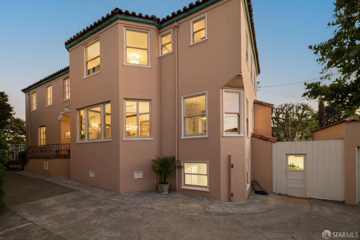 San Francisco, California 94127, United States, 5 Bedrooms Bedrooms, ,4 BathroomsBathrooms,Residential,Active,196056