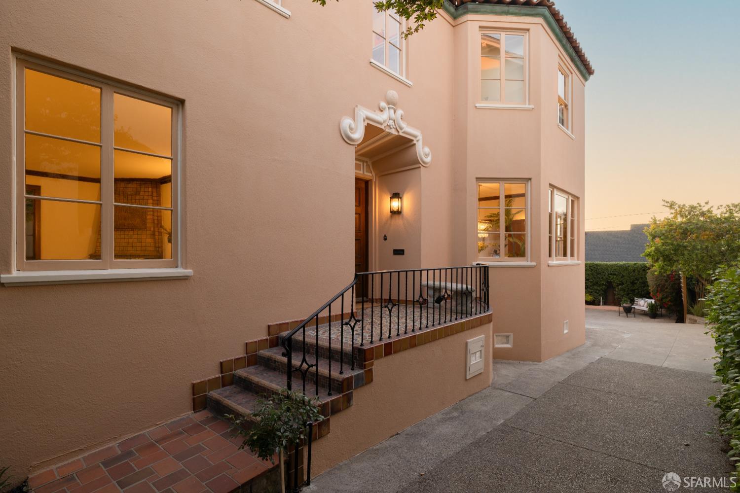 San Francisco, California 94127, United States, 5 Bedrooms Bedrooms, ,4 BathroomsBathrooms,Residential,Active,196056
