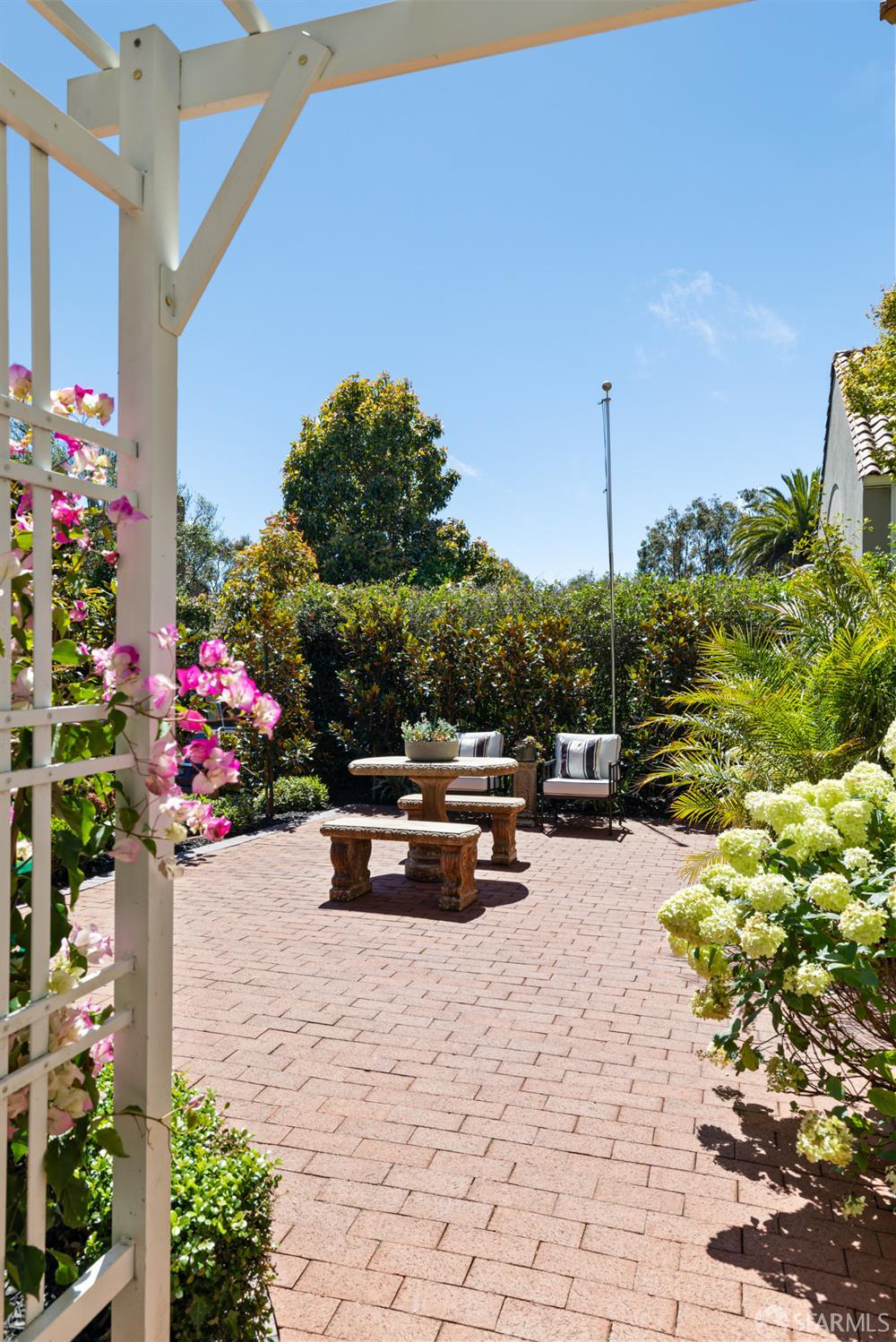 San Francisco, California 94127, United States, 5 Bedrooms Bedrooms, ,4 BathroomsBathrooms,Residential,Active,196056