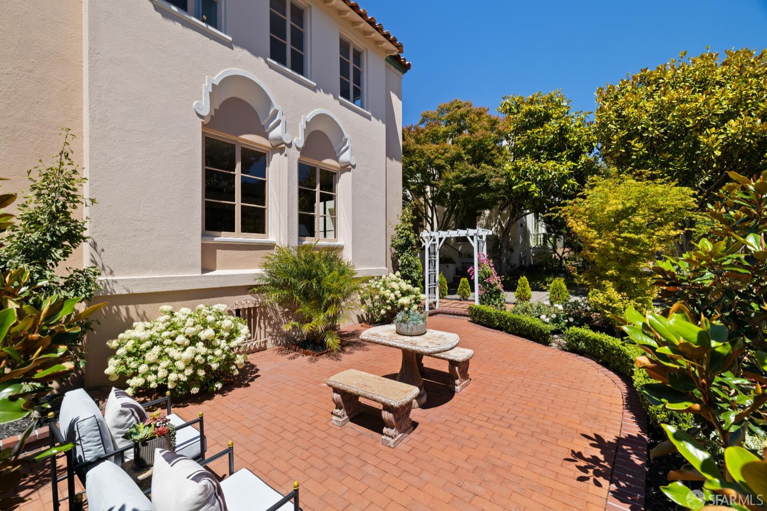 San Francisco, California 94127, United States, 5 Bedrooms Bedrooms, ,4 BathroomsBathrooms,Residential,Active,196056