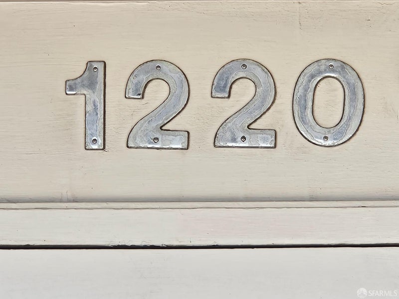 1220 La Playa Street 208