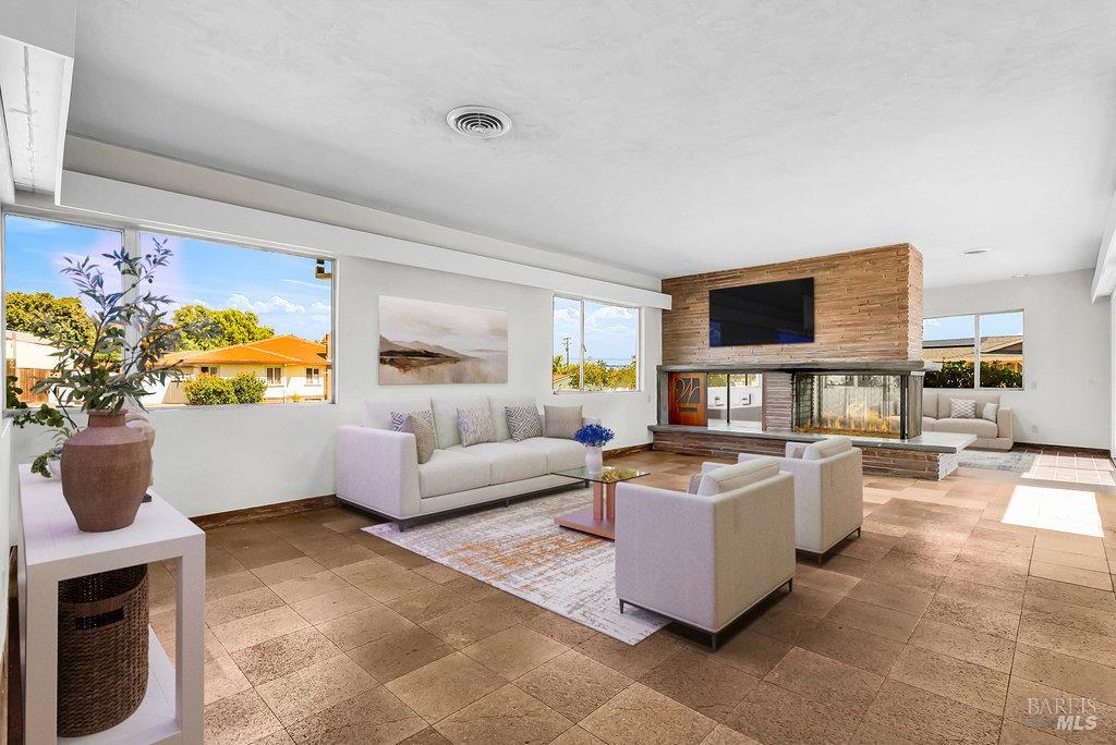 Rio Vista, California 94571, United States, 6 Bedrooms Bedrooms, ,2 BathroomsBathrooms,Residential,Active,225609