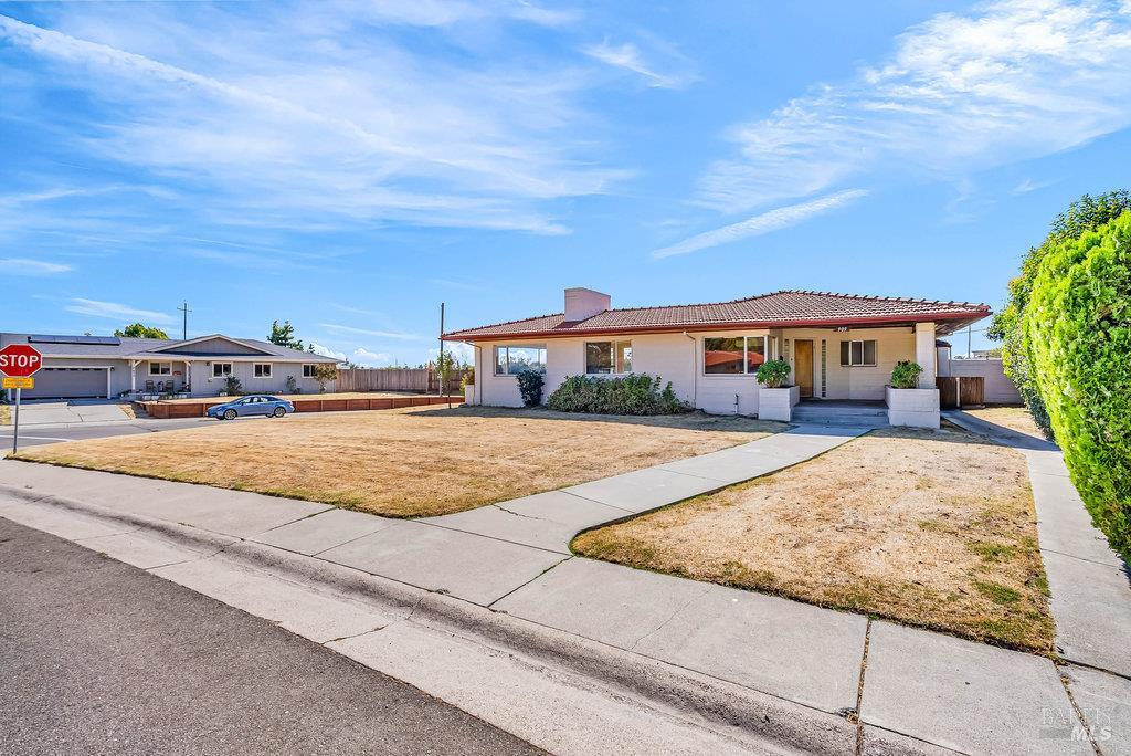 Rio Vista, California 94571, United States, 6 Bedrooms Bedrooms, ,2 BathroomsBathrooms,Residential,Active,225609