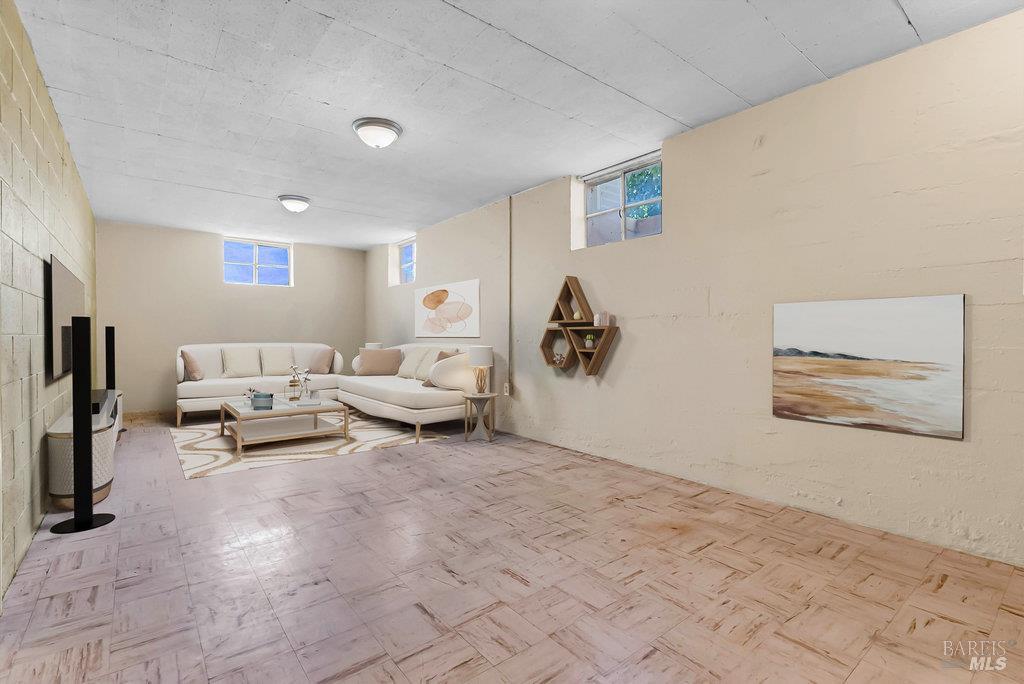 Rio Vista, California 94571, United States, 6 Bedrooms Bedrooms, ,2 BathroomsBathrooms,Residential,Active,225609