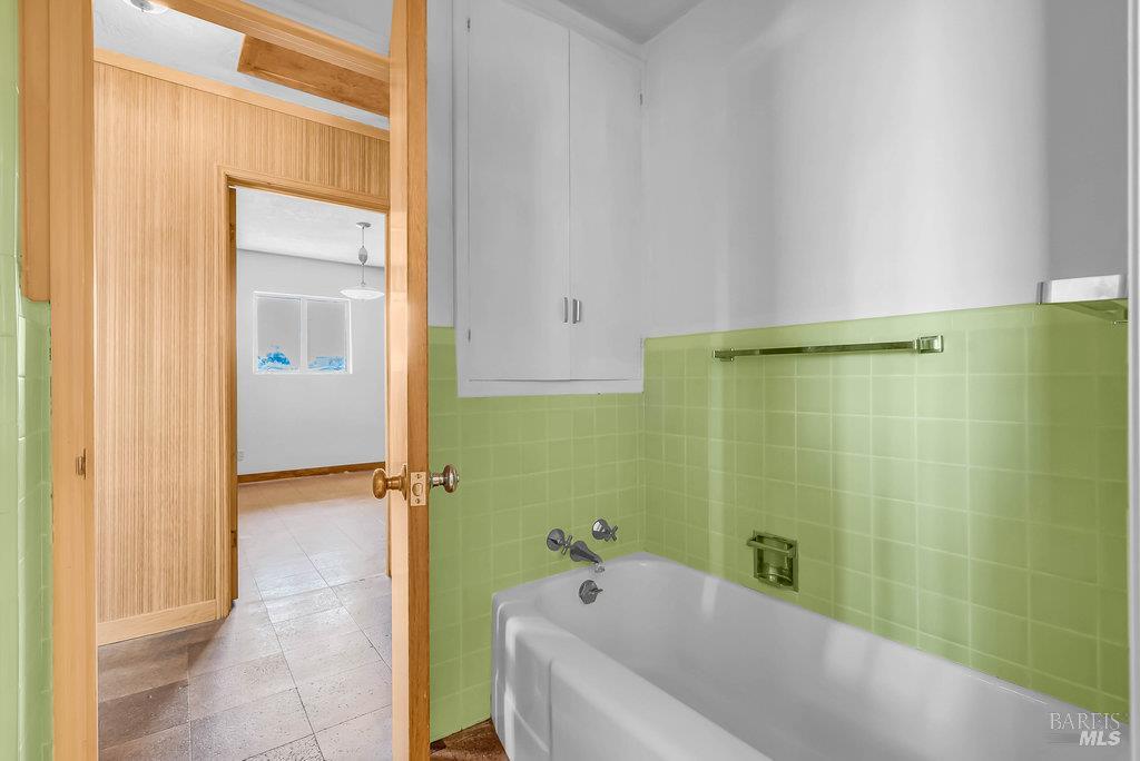 Rio Vista, California 94571, United States, 6 Bedrooms Bedrooms, ,2 BathroomsBathrooms,Residential,Active,225609