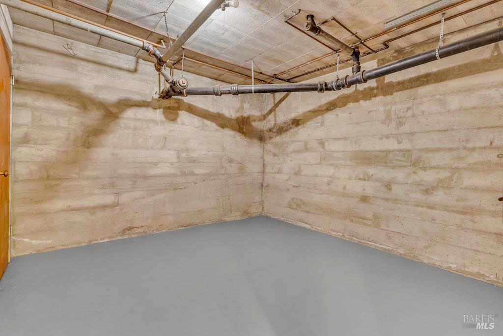 Rio Vista, California 94571, United States, 6 Bedrooms Bedrooms, ,2 BathroomsBathrooms,Residential,Active,225609