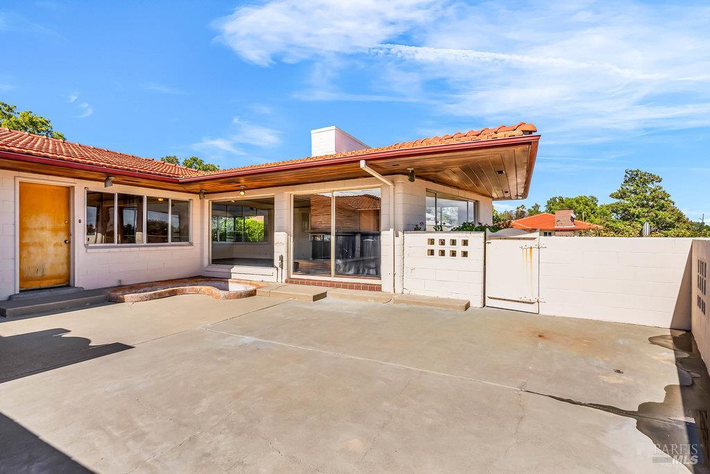 Rio Vista, California 94571, United States, 6 Bedrooms Bedrooms, ,2 BathroomsBathrooms,Residential,Active,225609