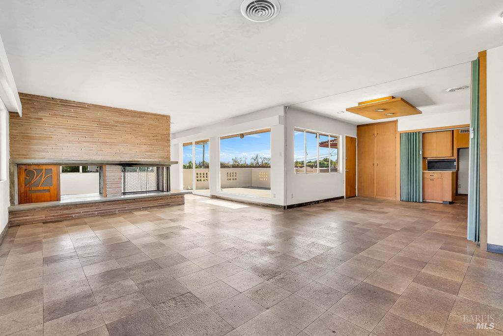 Rio Vista, California 94571, United States, 6 Bedrooms Bedrooms, ,2 BathroomsBathrooms,Residential,Active,225609