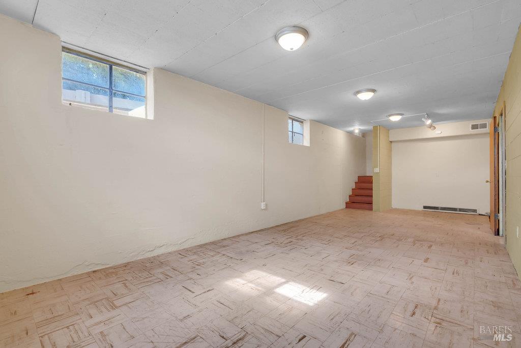 Rio Vista, California 94571, United States, 6 Bedrooms Bedrooms, ,2 BathroomsBathrooms,Residential,Active,225609