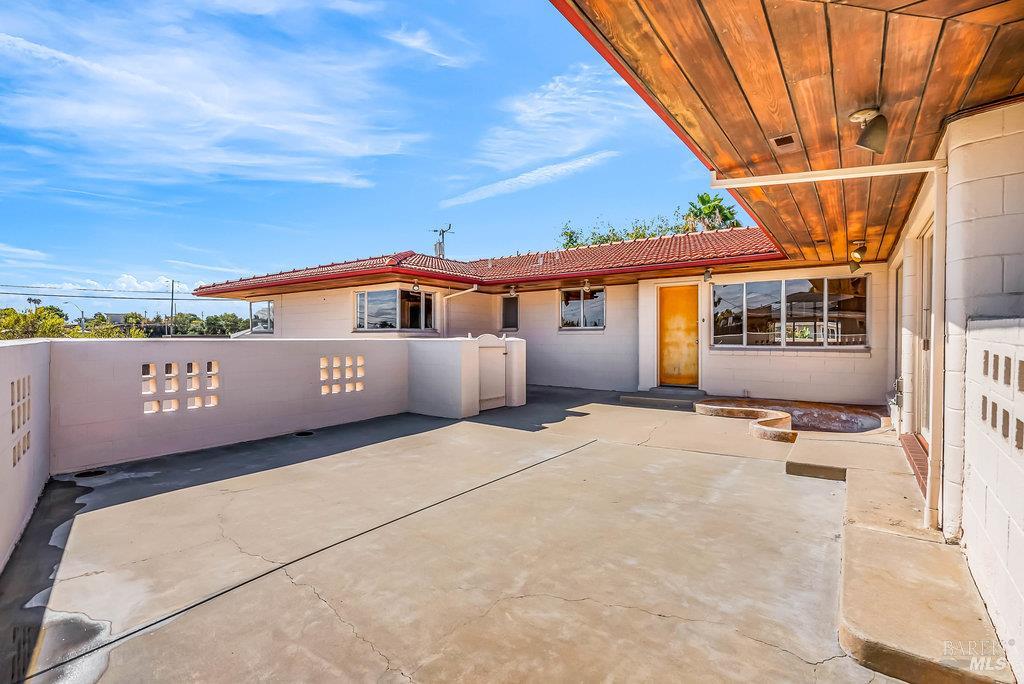 Rio Vista, California 94571, United States, 6 Bedrooms Bedrooms, ,2 BathroomsBathrooms,Residential,Active,225609