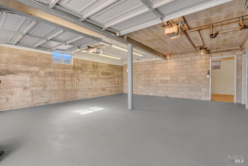 Rio Vista, California 94571, United States, 6 Bedrooms Bedrooms, ,2 BathroomsBathrooms,Residential,Active,225609