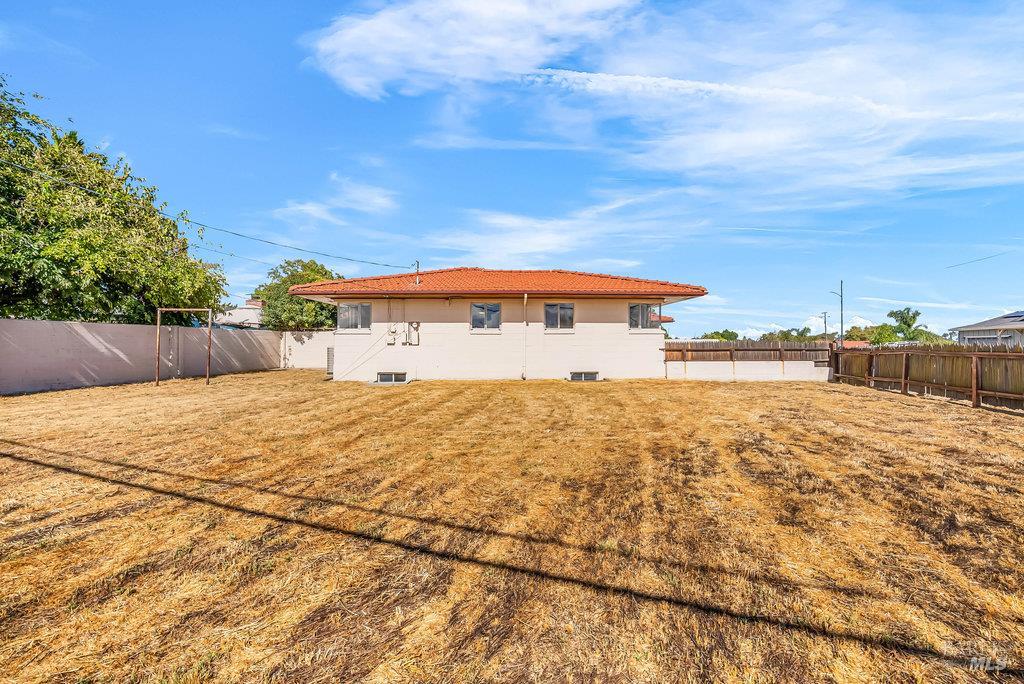 Rio Vista, California 94571, United States, 6 Bedrooms Bedrooms, ,2 BathroomsBathrooms,Residential,Active,225609