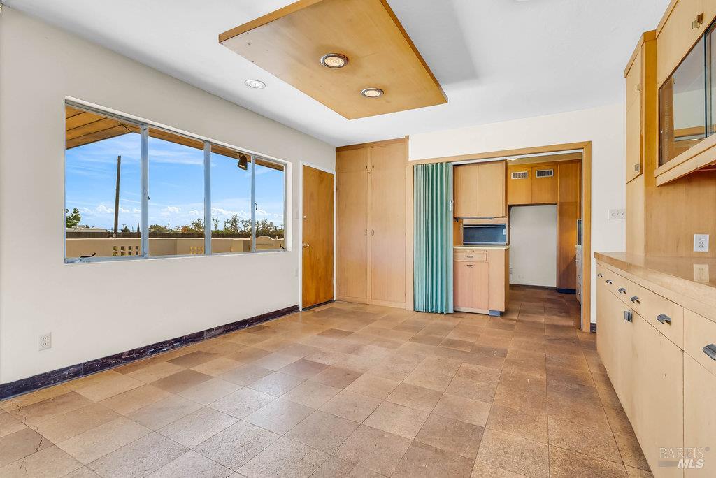 Rio Vista, California 94571, United States, 6 Bedrooms Bedrooms, ,2 BathroomsBathrooms,Residential,Active,225609