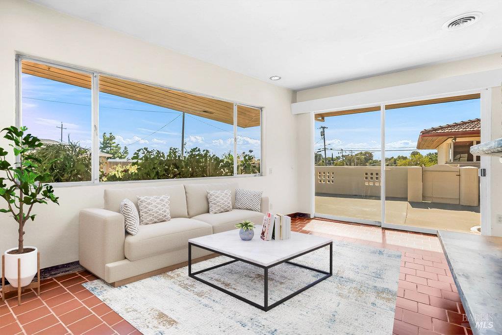 Rio Vista, California 94571, United States, 6 Bedrooms Bedrooms, ,2 BathroomsBathrooms,Residential,Active,225609