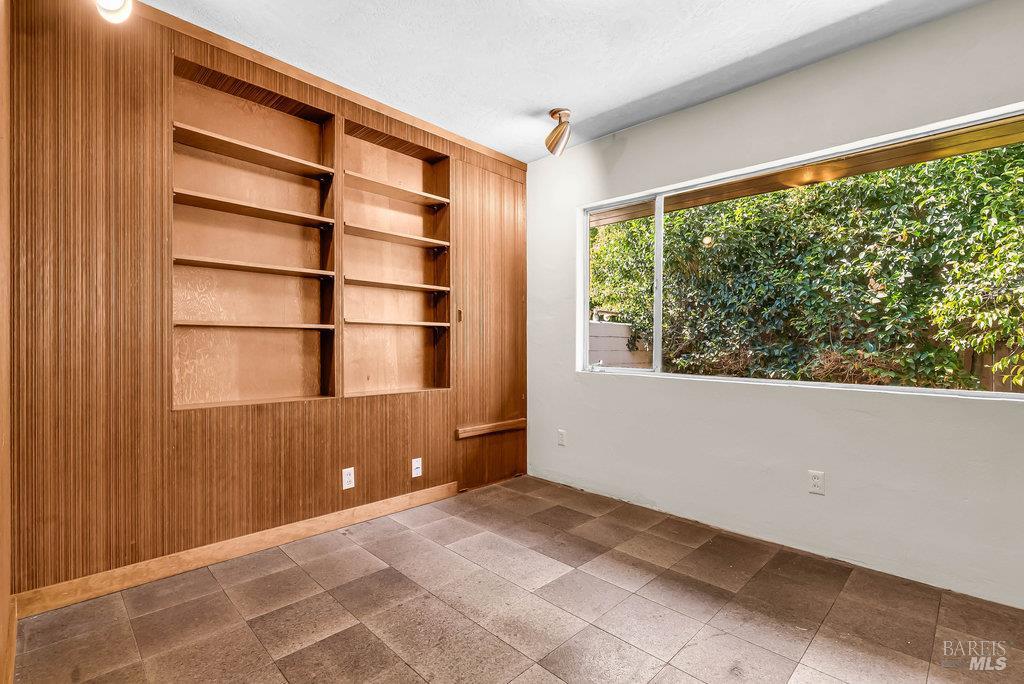 Rio Vista, California 94571, United States, 6 Bedrooms Bedrooms, ,2 BathroomsBathrooms,Residential,Active,225609