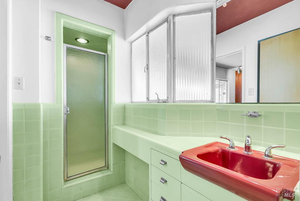 Rio Vista, California 94571, United States, 6 Bedrooms Bedrooms, ,2 BathroomsBathrooms,Residential,Active,225609