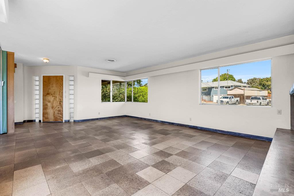 Rio Vista, California 94571, United States, 6 Bedrooms Bedrooms, ,2 BathroomsBathrooms,Residential,Active,225609