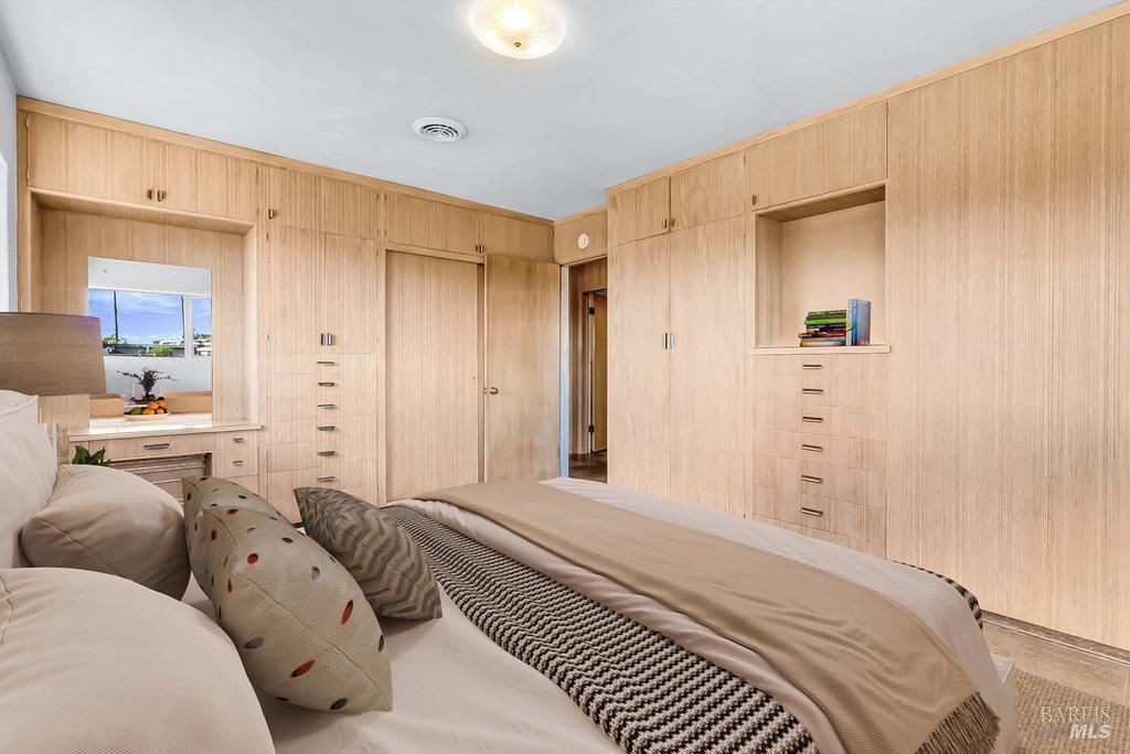 Rio Vista, California 94571, United States, 6 Bedrooms Bedrooms, ,2 BathroomsBathrooms,Residential,Active,225609