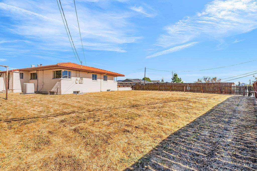 Rio Vista, California 94571, United States, 6 Bedrooms Bedrooms, ,2 BathroomsBathrooms,Residential,Active,225609