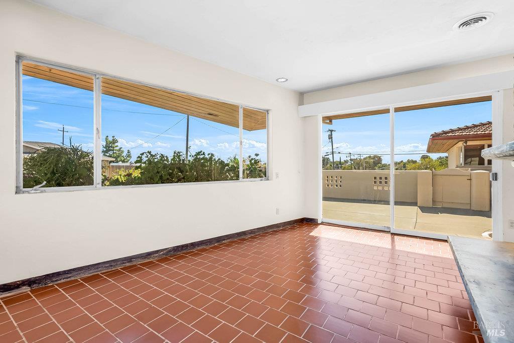 Rio Vista, California 94571, United States, 6 Bedrooms Bedrooms, ,2 BathroomsBathrooms,Residential,Active,225609