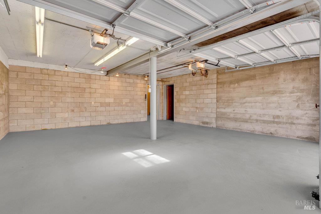 Rio Vista, California 94571, United States, 6 Bedrooms Bedrooms, ,2 BathroomsBathrooms,Residential,Active,225609