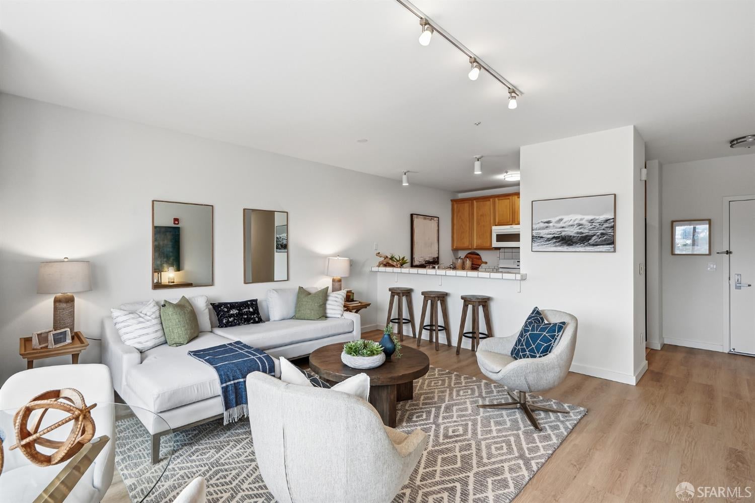 5810 Mission Street 207