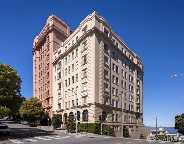 2000 Washington Street 4