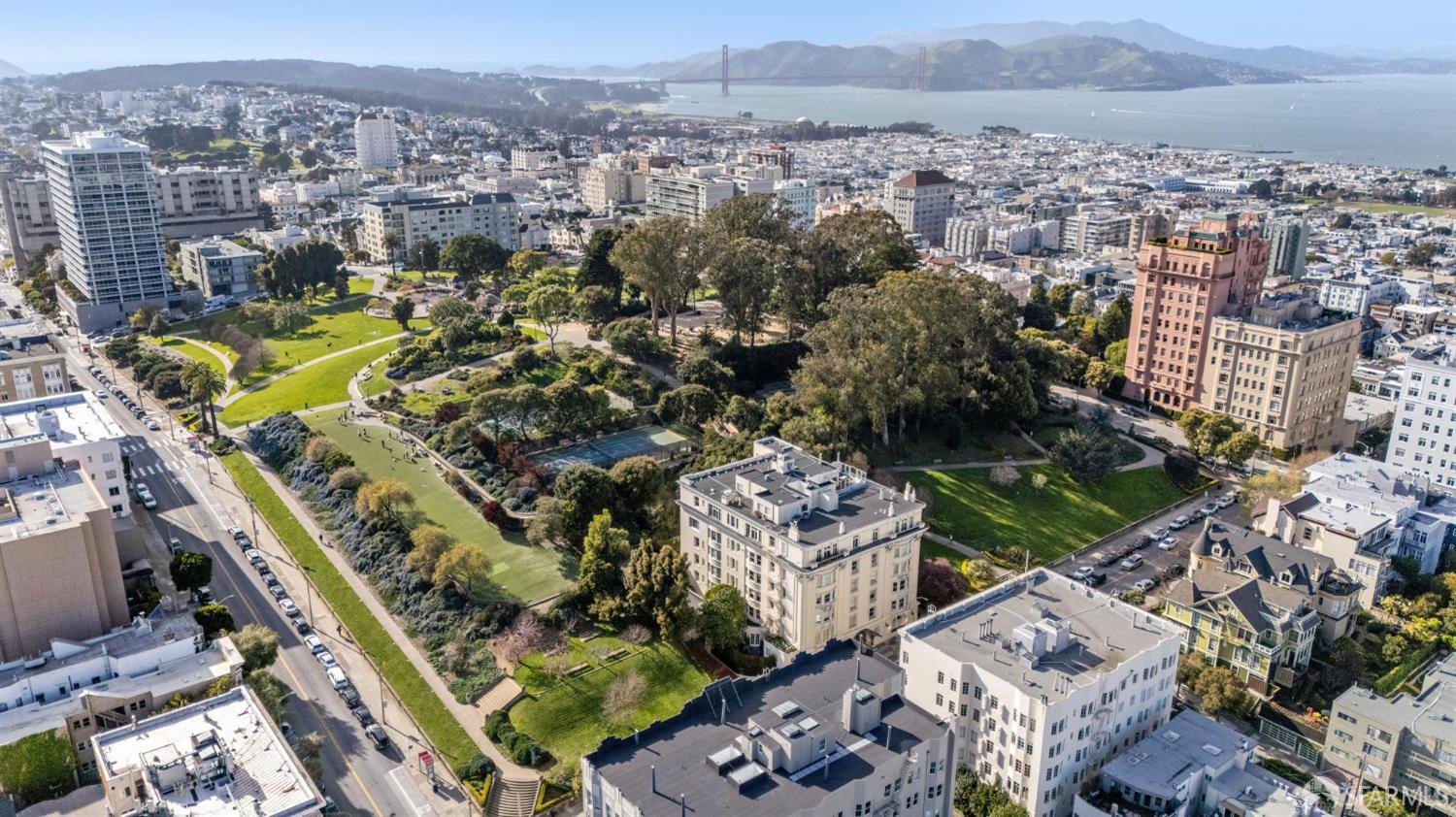 2000 Washington Street 4