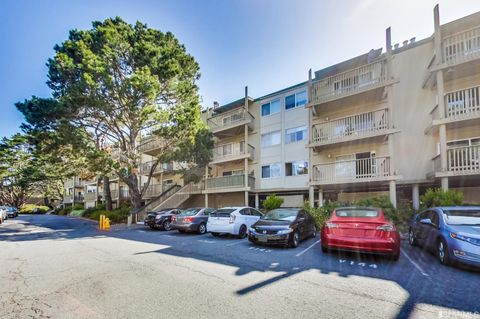 361 Half Moon Lane Unit 213, Daly City, CA 94015 - #: 423747573