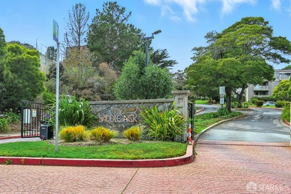 305 Oak Court Daly City CA 94014