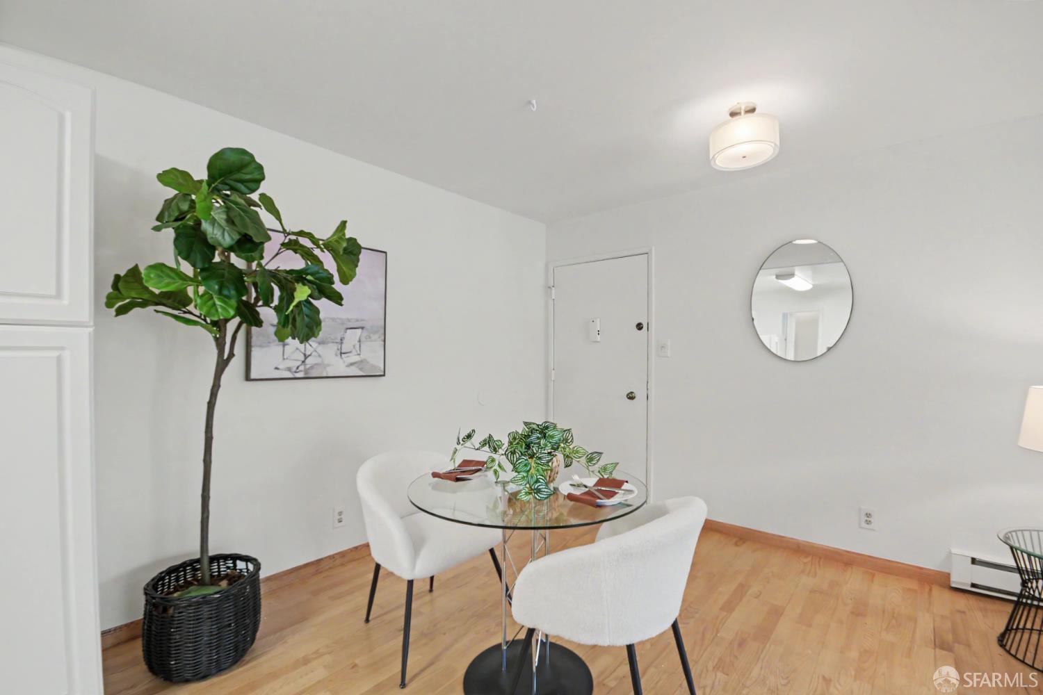 123 Piccadilly Place H