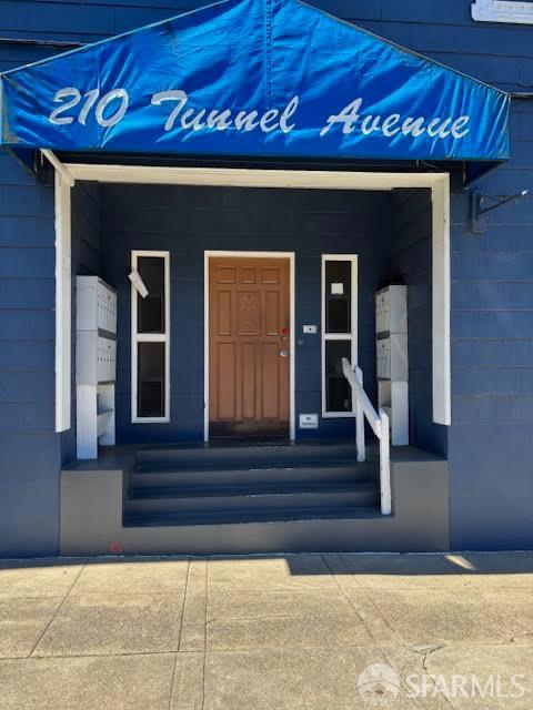 210 Tunnel Avenue
