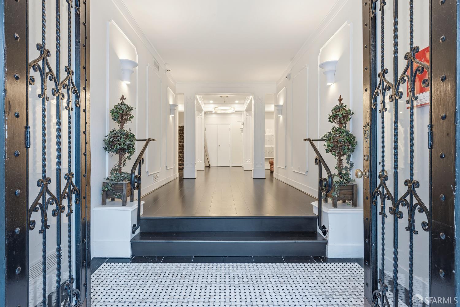 1441 Jones Street 301