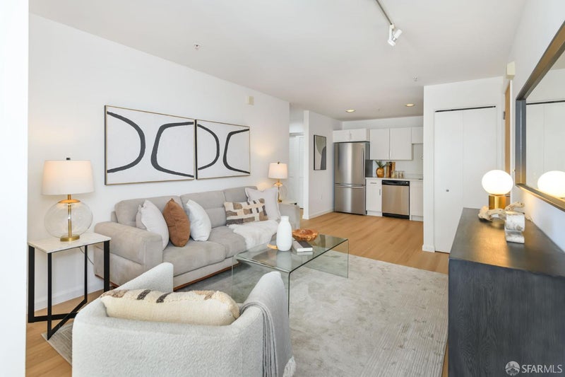 81 Frank Norris Street 406