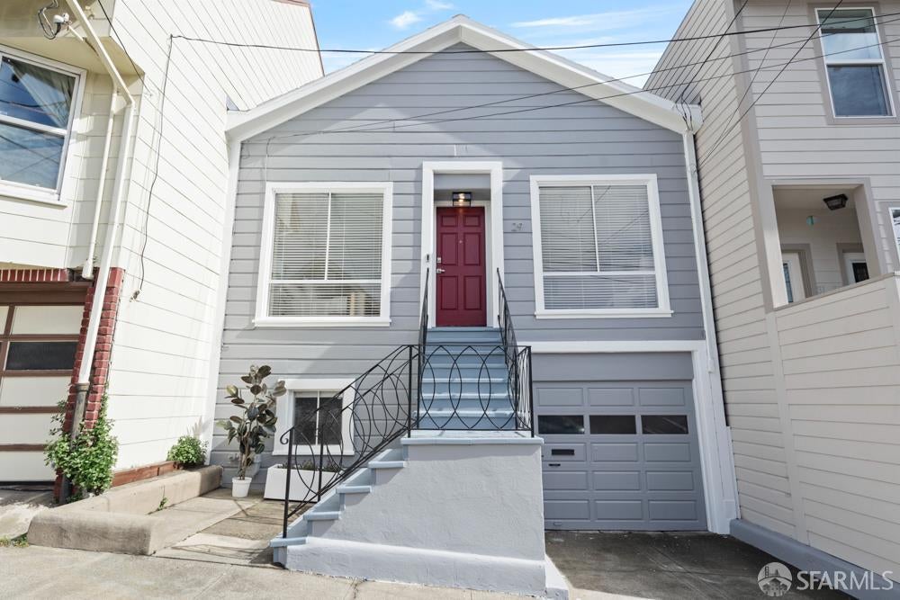 29 Cuvier Street, San Francisco CA 94112