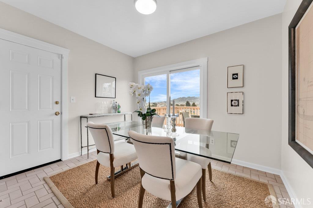 San Francisco, California 94112, United States, 3 Bedrooms Bedrooms, ,2 BathroomsBathrooms,Residential,Active,212328