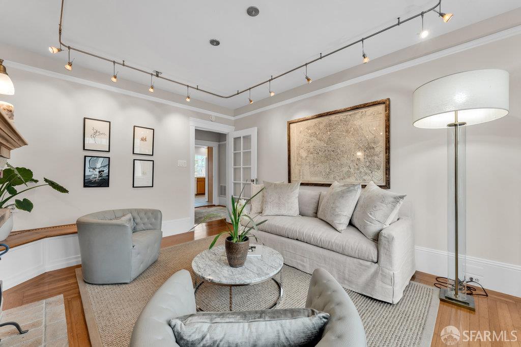 San Francisco, California 94112, United States, 3 Bedrooms Bedrooms, ,2 BathroomsBathrooms,Residential,Active,212328