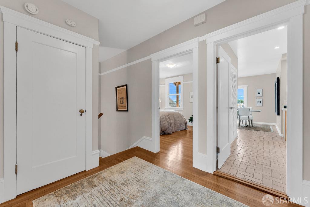 San Francisco, California 94112, United States, 3 Bedrooms Bedrooms, ,2 BathroomsBathrooms,Residential,Active,212328