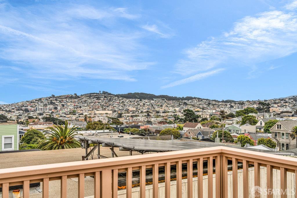 San Francisco, California 94112, United States, 3 Bedrooms Bedrooms, ,2 BathroomsBathrooms,Residential,Active,212328