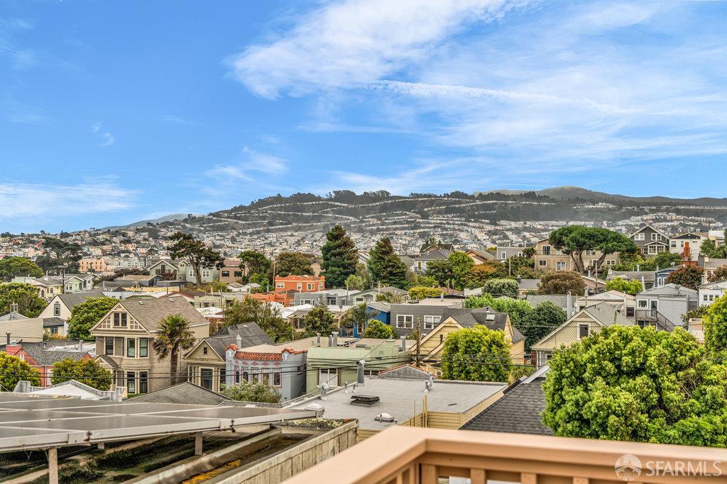 San Francisco, California 94112, United States, 3 Bedrooms Bedrooms, ,2 BathroomsBathrooms,Residential,Active,212328