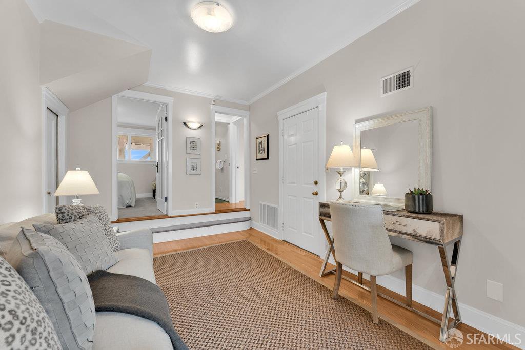 San Francisco, California 94112, United States, 3 Bedrooms Bedrooms, ,2 BathroomsBathrooms,Residential,Active,212328