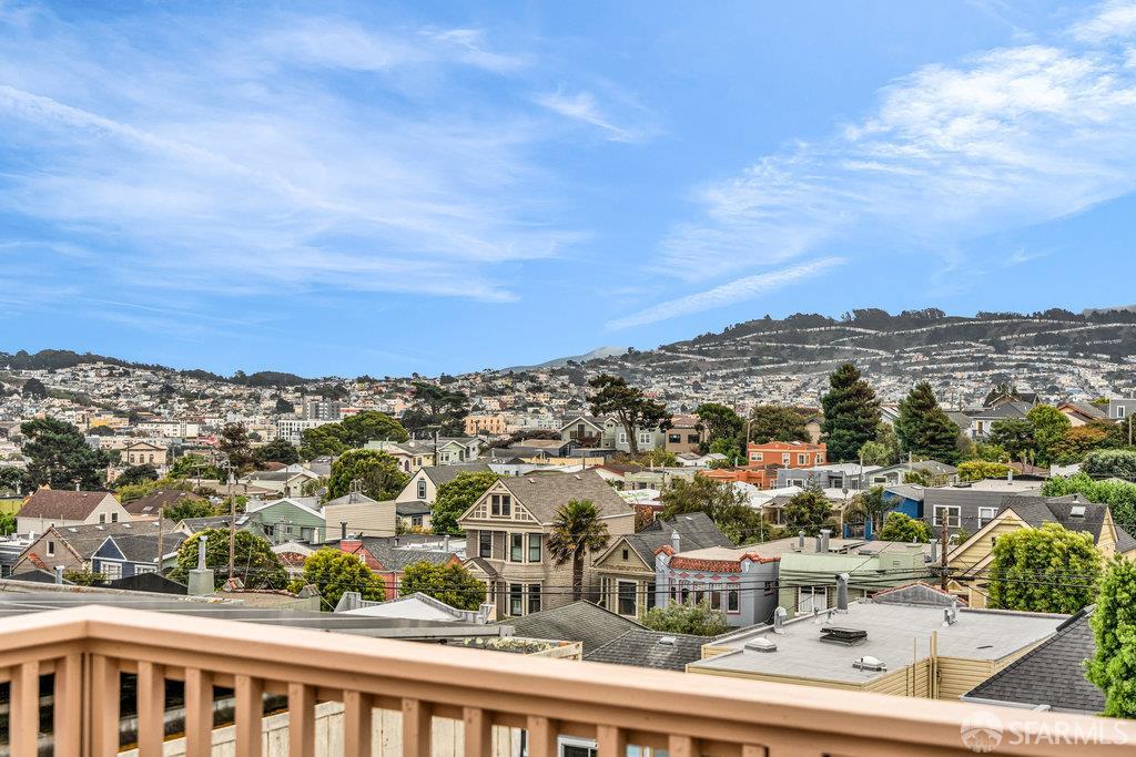 San Francisco, California 94112, United States, 3 Bedrooms Bedrooms, ,2 BathroomsBathrooms,Residential,Active,212328